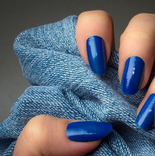 Smalto unghia colore blu - unghia, jeans